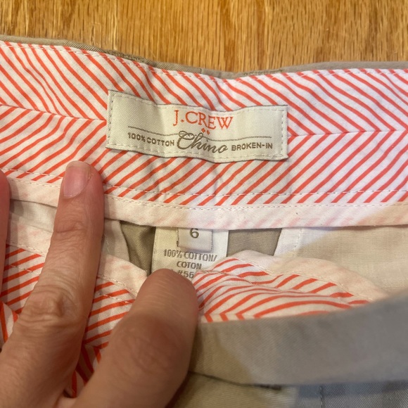 💜 3 for $18 or 5 for $25 J. Crew tan khaki “broken- in” chino shorts - Picture 2 of 4